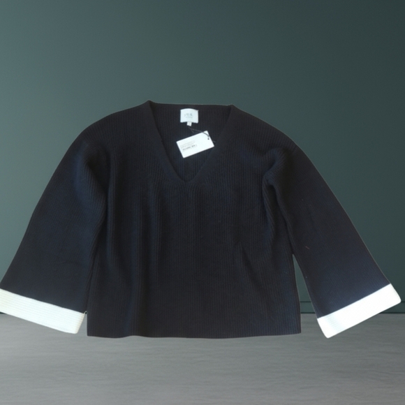 J.O.A. Keeney color block black/white ribbed knit soft v neck sweater. NWT. Sz M - Picture 1 of 8